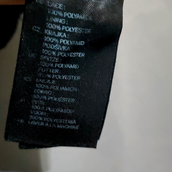 Divided Black Lace Blouse - Picture 6 of 9